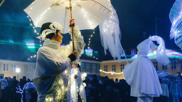 Lysfest Køge Kyndelmisse kvinde med paraply